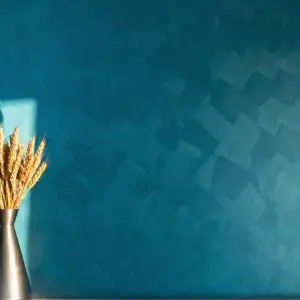 🎨 Uygulama Tanımı Atracto Touch İtalyan boya uygulaması ile oluşturulmuş yoğun efektli dekoratif duvar yüzeyi; güçlü doku hissi ve belirgin katman geçişleri ile dikkat çeken özel kaplama sistemi ✨ Yüzey Özellikleri • Yoğun efekt ve belirgin doku • Metalik ve sedefli yansımalar • Işığa göre değişen yüzey etkisi • Derinlikli ve hareketli görünüm 🏠 Mekânsal Etki • Duvarı odak noktası haline getirir • Lüks ve dikkat çekici atmosfer oluşturur • Modern ve gösterişli tasarımlara uyum sağlar 🛠️ Uygulama Kalitesi İtalyanART tarafından uygulanan Atracto Touch sistemi; 21 yıllık tecrübe, uzman ekip ve profesyonel teknikler ile güçlü efekt, dengeli geçişler ve uzun ömürlü dekoratif kalite sunar 📞 İletişim Tel: +90 551 108 18 85 Web: https://www.italyanart.com/ 🏷️ TITLE Atracto Touch İtalyan Boya – Yoğun Efektli Lüks Duvar Kaplama